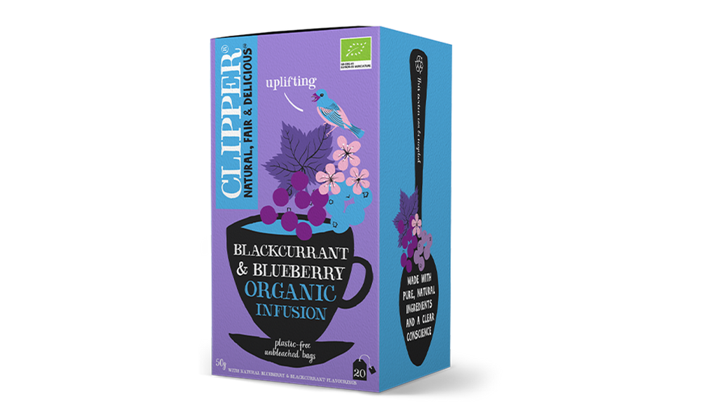 Box of 20 Clipper Organic Blackcurrant and Blueberry Infusion tea bags.